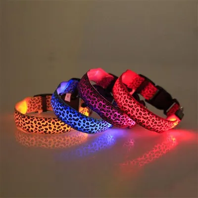 Hundehalsband mit Leopardenmuster